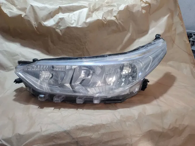 Farol yaris 