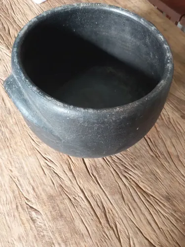 Panela de barro para cozinhar