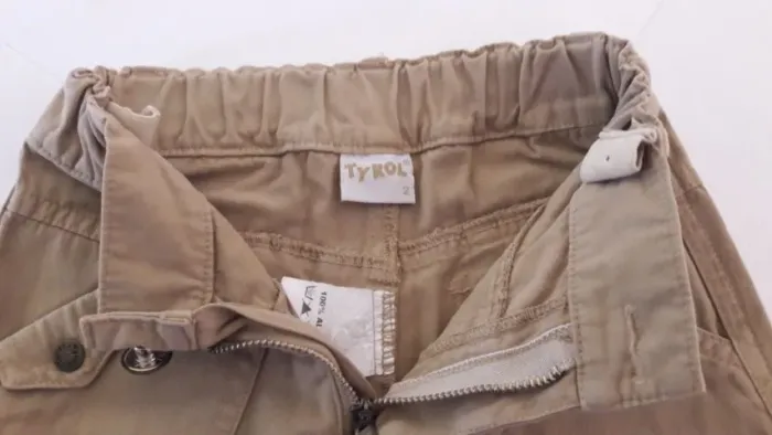Calça Infantil Masculina Marca Tyrol, tam 2 - Marron Clara -Seminova