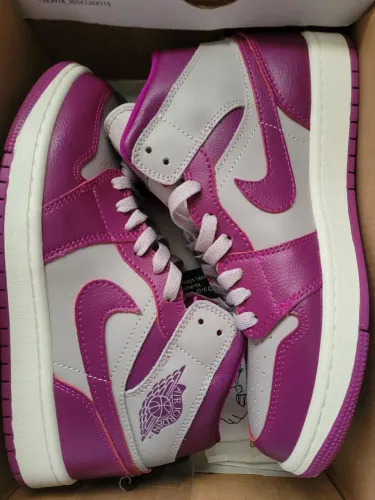 Tênis Air Jordan 1 Mid Magenta 37