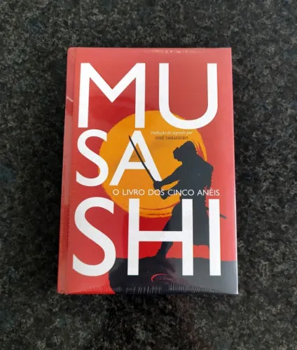 Musashi O livro dos cinco anéis Edição de Luxo Almofadado