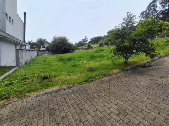 Excelente Terreno em Condomínio Fechado