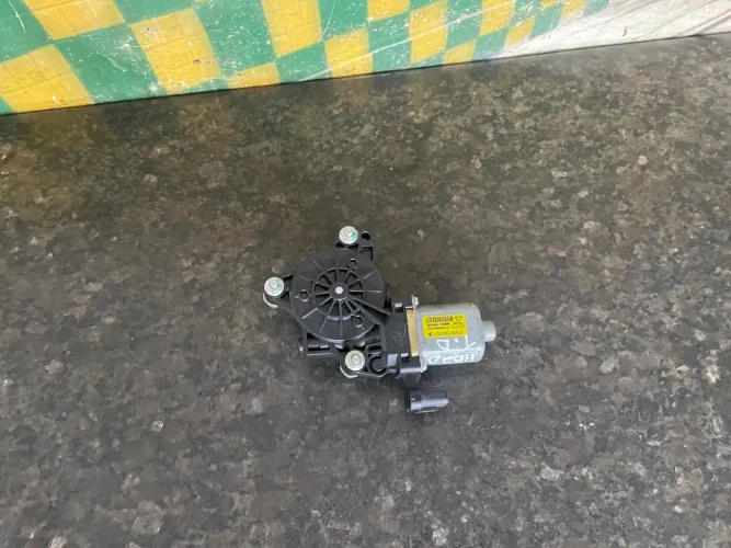 Motor vidro elétrico traseiro direito Hyundai hb20 83460-1s000