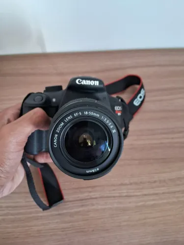 Câmera Canon EOS Rebel T5
