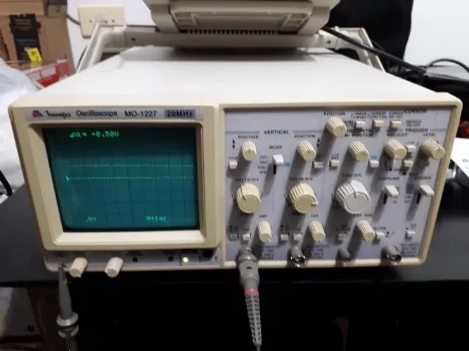 Osciloscópio Minipa MO-1227 analógico 20MHz