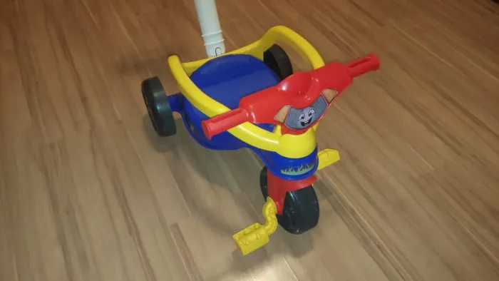 Triciculo Fast com empurrador