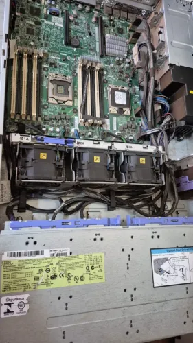 Sucata Servidor IBM System X3630 M4