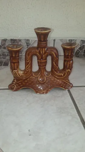 Candelabro Antigo em Cerâmica Marrom