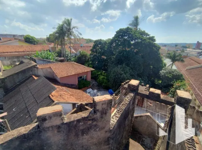 Casa com 7 dormitórios à venda, 500 m² por R$ 1.500.000,00 - Vila Nova - Jaú/SP