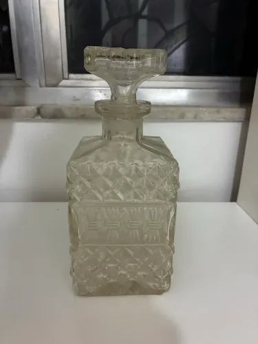 Garrafa para whisky tipo Premium licoreira quadrada + brinde