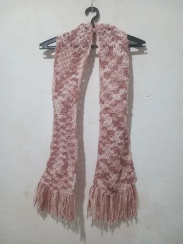Cachecol Rosa Mesclado Lã de Crochê Feminina