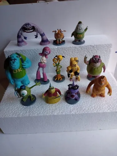 Bonecos Coleção Monstro S.A miniaturas Disney 