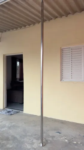 Barra fixa de pole dance