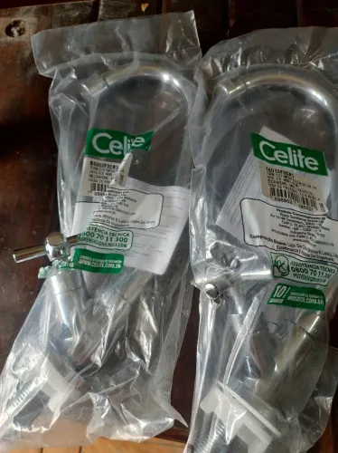 Par de torneira Celite novas 