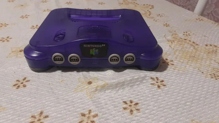 Nintendo 64 edição sabores uva