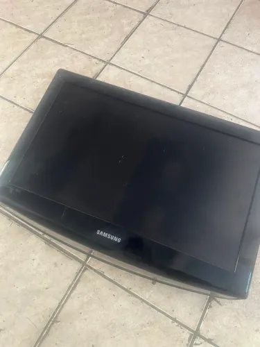 TV Samsung 26" LCD HD - Semi Nova - Para Retirar
