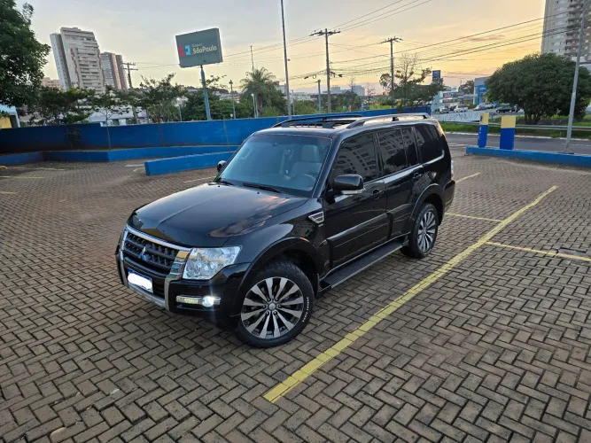 Mitsubishi Pajero HPE Full 3.2 4X4 T.i.dies. 5P AUT 2018