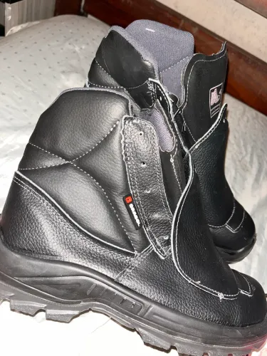 vendo bota dracol, disponível em varias numerações