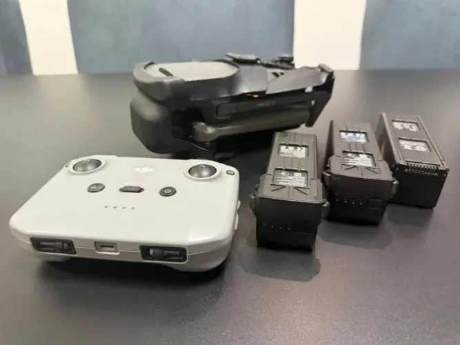 Drone Dji Mavic 3 com 3 Baterias extras controle sem tela
