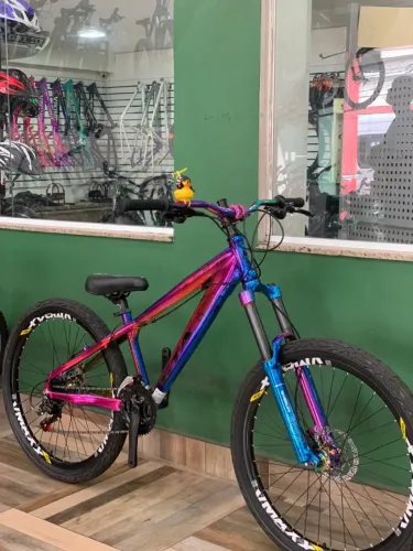 Bicicleta GTA Camaleão Rebel Aro 26 Freio Hidráulico Vmaxx 