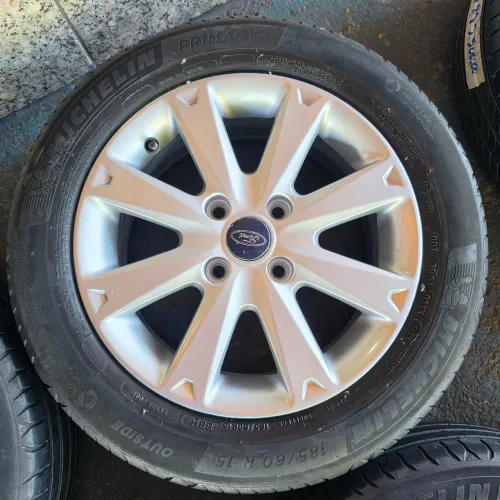 RODAS FORD NEW FIESTA ARO 15 4X108 E PNEUS 185/60