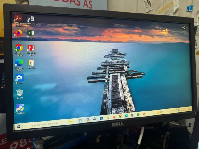 Monitor Dell 20 polegadas com hdmi é USB.