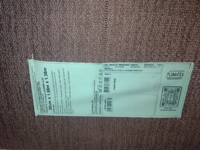 Uma cama box de 2.700 por 1.600 parcela no cartão