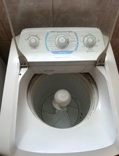 Máquina de lavar Electrolux Turbo Rápida 10 kg LTR10, para conserto.
