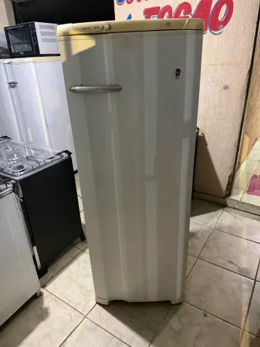 Geladeira Eletrolux completa