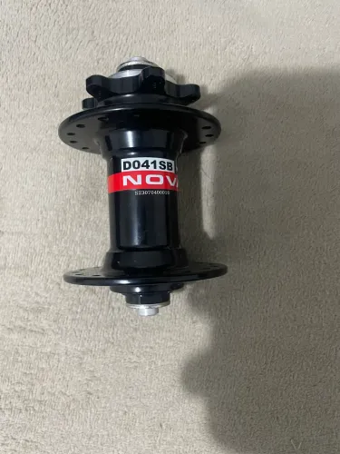 Cubo dianteiro Novatec 9x100 de 32 Furos