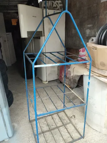 Prateleira de ferro P garrafão de água 