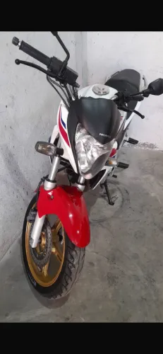 Moto em ótimo estado de conservação, só uso pra ir para trabalho!