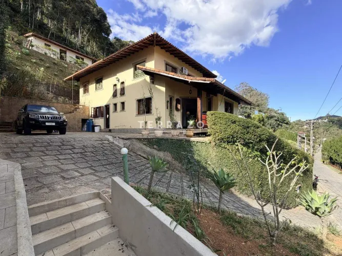 Casa em Condomínio à venda, 4 quartos, 1 suítes 2 vagas, Parque do Imbui - Teresópolis/RJ
