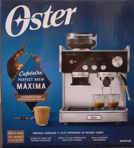 Cafeteira Oster com moedor de grãos 