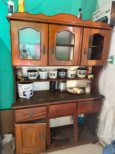 Vendo armário de madeira