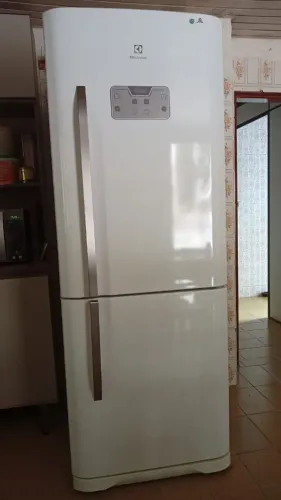 Geladeira Eletrolux inverse 454L