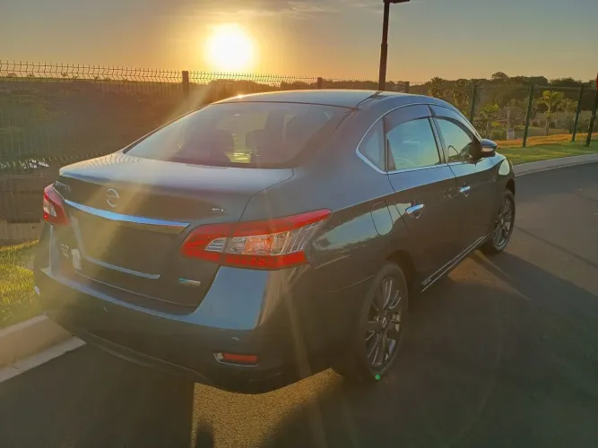 Nissan Sentra SL 2.0/ 2.0 Flex Fuel 16V Aut. 2016