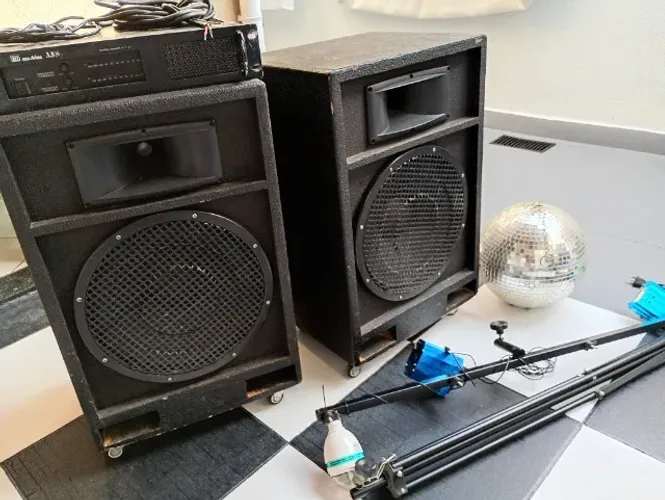 kit Caixas de som e Amplificador a retirar