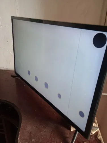 Tv Samsung Smart 32" com defeito 