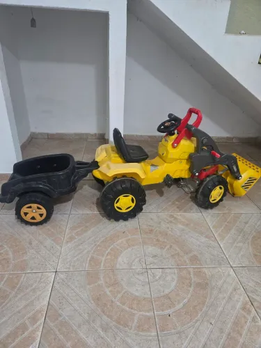 Carrinho de brinquedo.