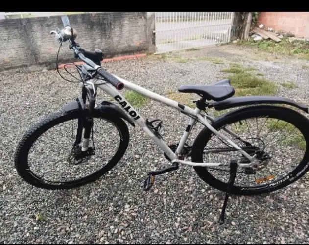 Bicicleta Freio a disco Suspensão dianteira Paralamas dianteiro e traseiro Descanso later