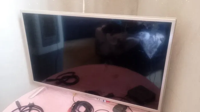 Vendo tv em excelente estado