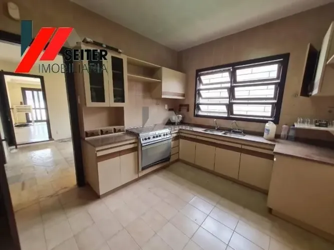 Casa para locação com 5 dormitórios bairro Coqueiros florianópolis