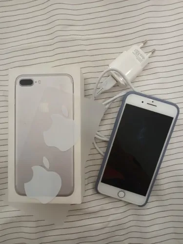 Vender rápido iPhone 7 Plus Único dono - com capinha carregador e adesivo
