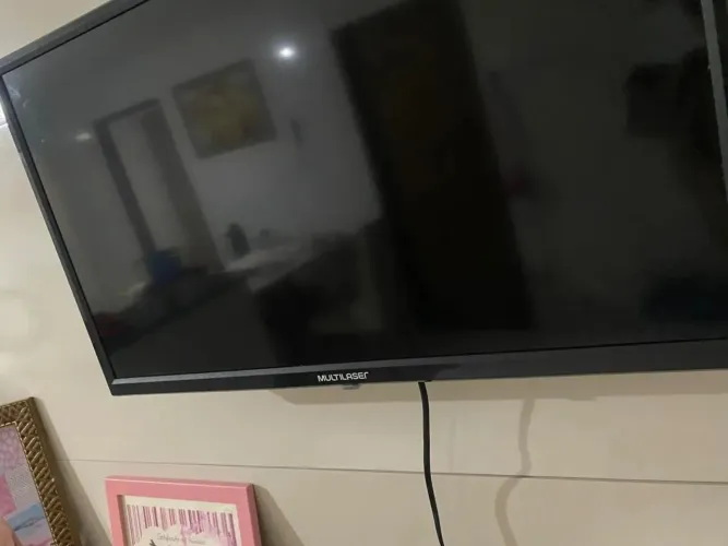 TV Multilaser Android 32 polegadas com suporte articulado (Giratório)