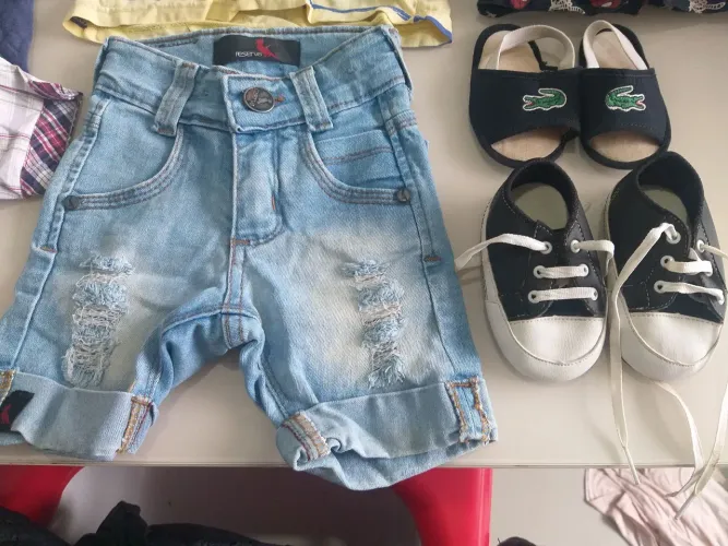Vendo lote de roupas de menino todas de marca conceituada são 6 peças top + calçados só 55