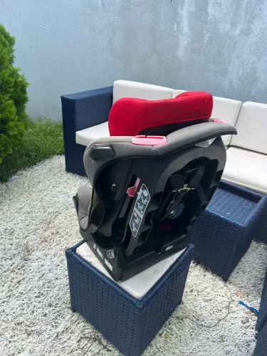 Cadeirinha de automóvel 