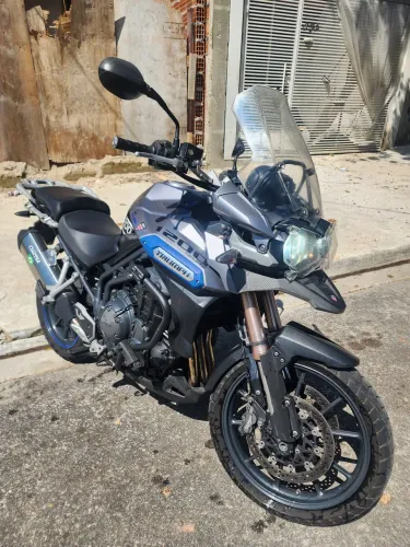 Triumph Tiger 1200 Explorer 2013 - 64.000 km - Potência, conforto e segurança