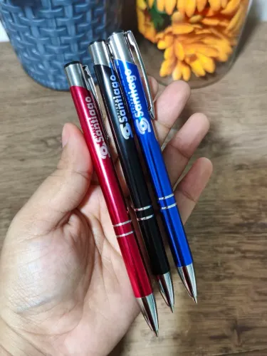 Caneta personalizada com logomarca