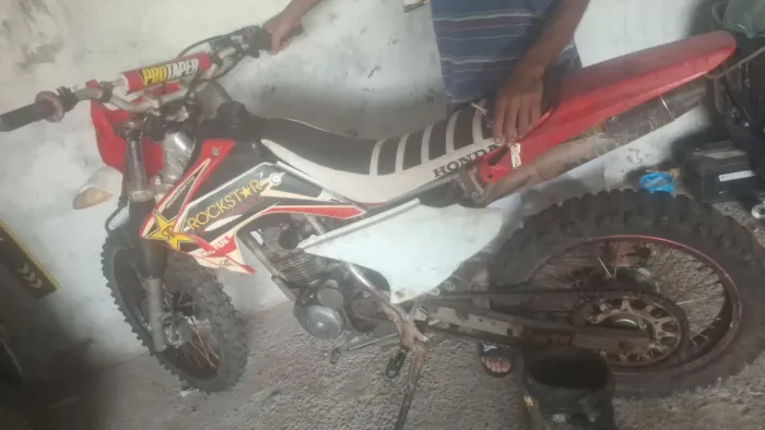 Vendo moto de trilha